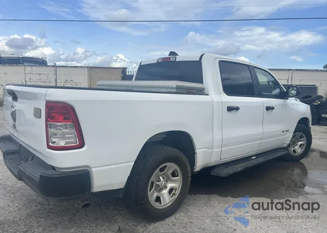 2019 Ram 1500 z USA, uszkodzony, nr VIN 1C6RRFGG5KN749635